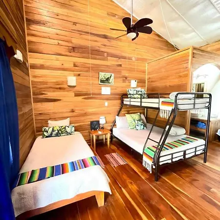 Pangea Lodge With Shared Pool At The Heart Of Manzanillo Exterior photo