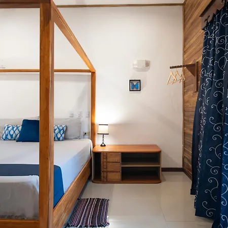 Pangea Lodge With Shared Pool At The Heart Of Manzanillo Exterior photo