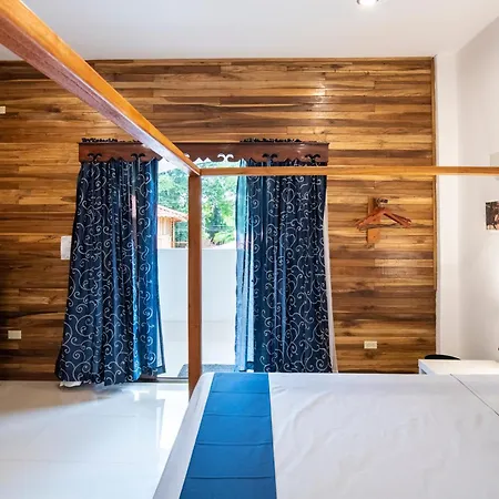 Pangea Lodge With Shared Pool At The Heart Of Manzanillo Exterior photo