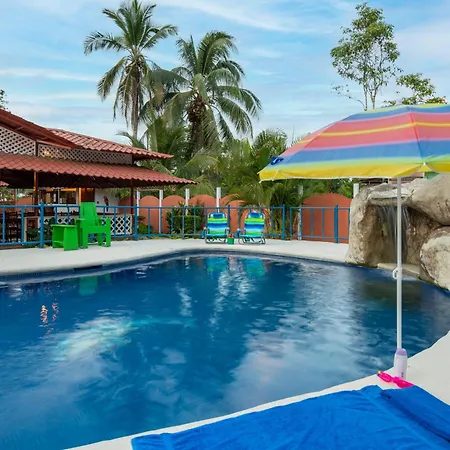 Pangea Lodge With Shared Pool At The Heart Of Manzanillo Exterior photo